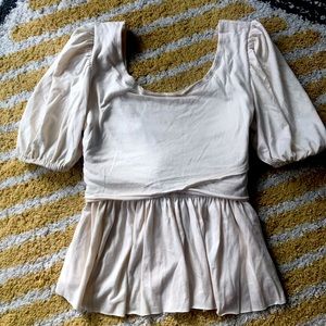 American Outfitters Size M - cute top 🌺